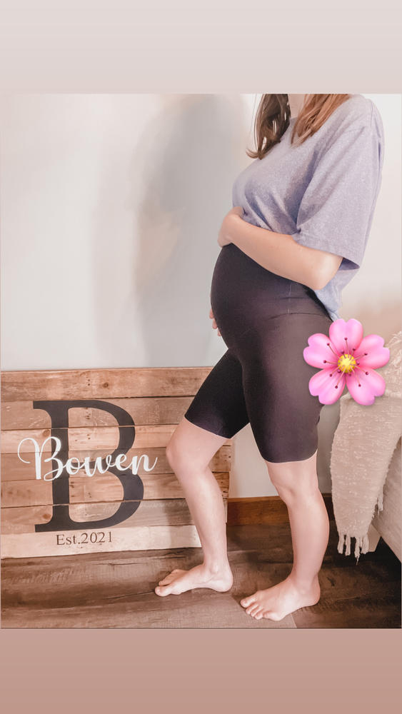 The GLOWE Maternity Short 8" - Customer Photo From Makenna
