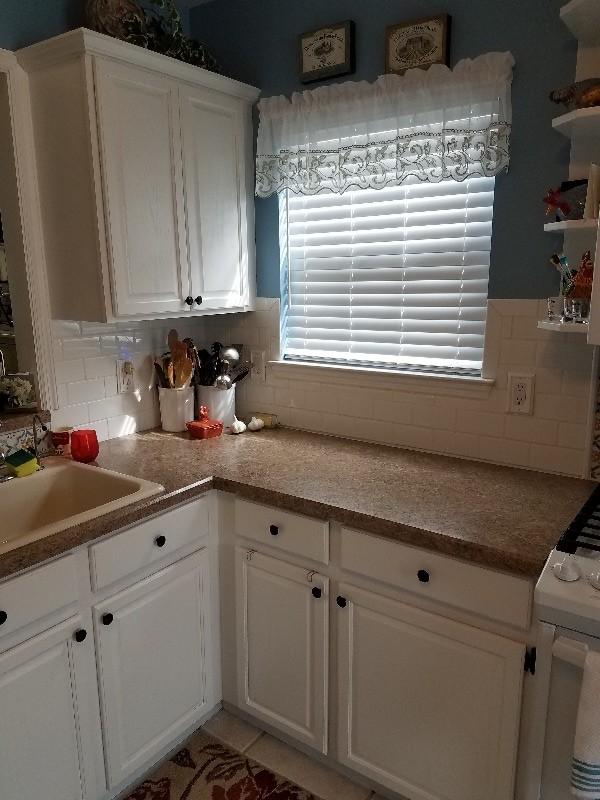Cottage White Wood - 1 Toggle / 1 Duplex Wallplate - Customer Photo From ADAM G.