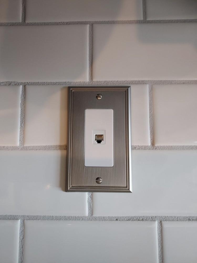 Rocker Insert White - 1 Phone Jack - Customer Photo From james hartmann