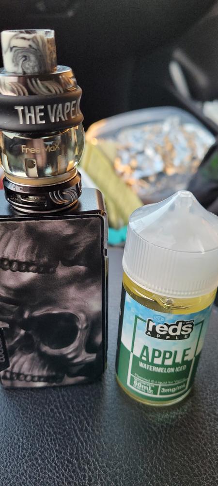 Reds Apple Watermelon Iced By 7 Daze 60ml - Customer Photo From Larry Towne