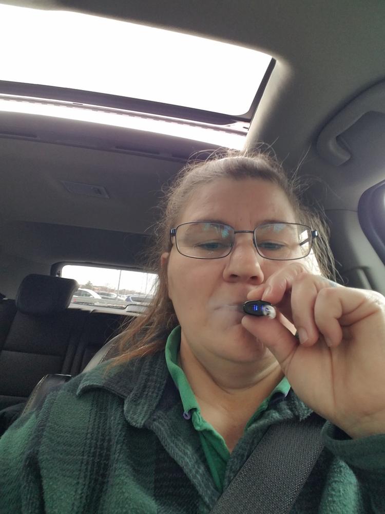 TWST Disposable Pre Filled Vape Pod Device - Customer Photo From Laura Simpson