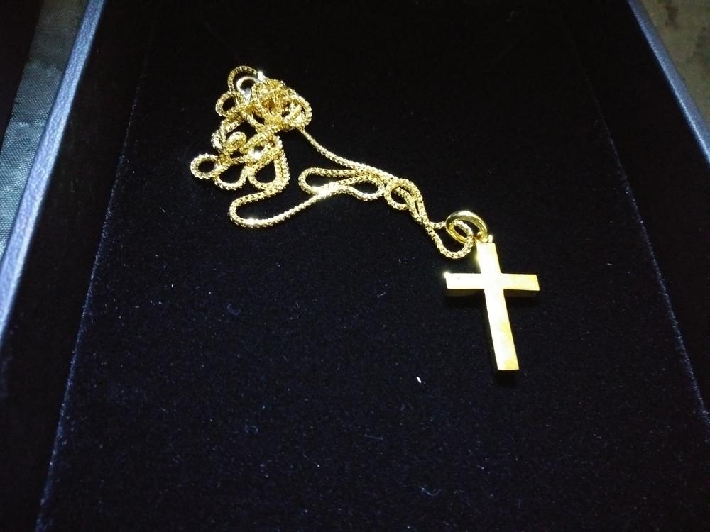 Micro Simple Cross Pendant in Yellow Gold