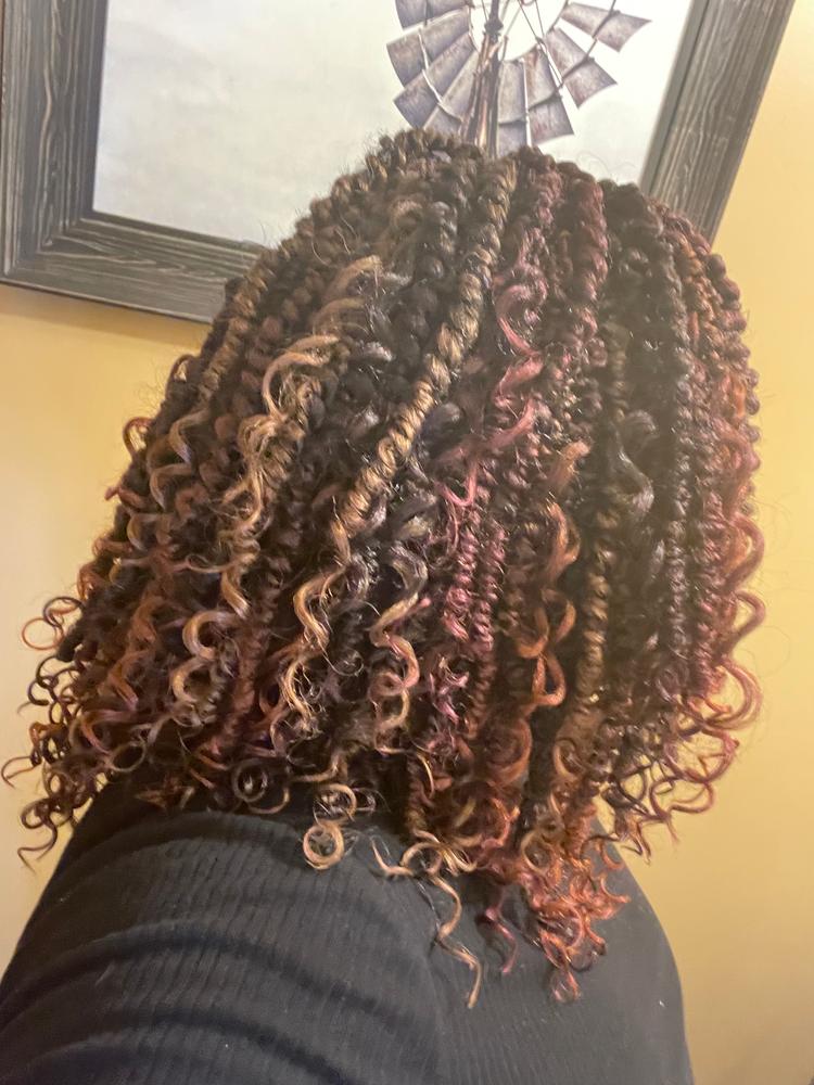 Outre X-Pression Twisted Up Boho Wavy Bombtwist 10 2X 