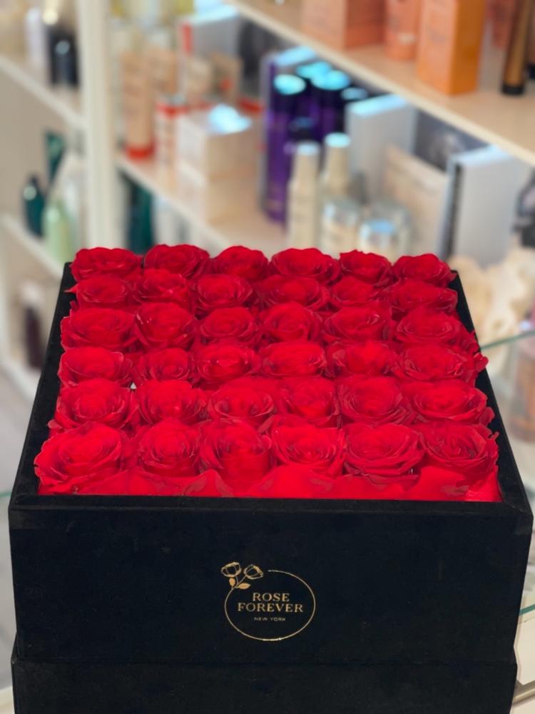 Red Roses Velvet 36 - Customer Photo From El Salonz