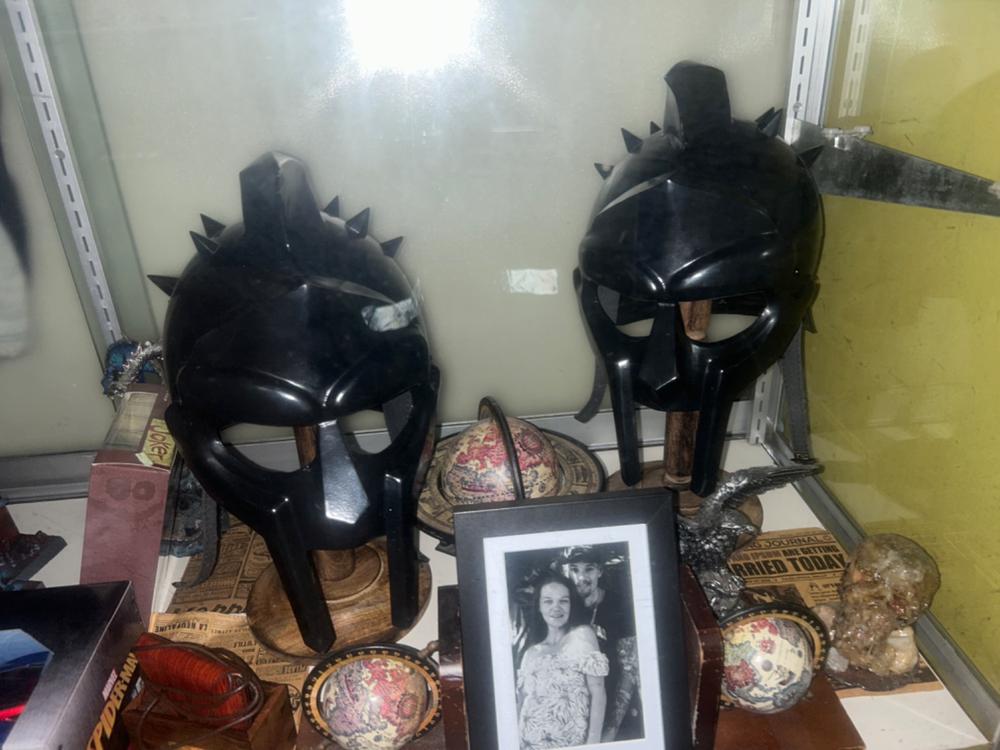 Gladiator Maximus Decimus Meridius Helmet - Black - Customer Photo From Anonymous