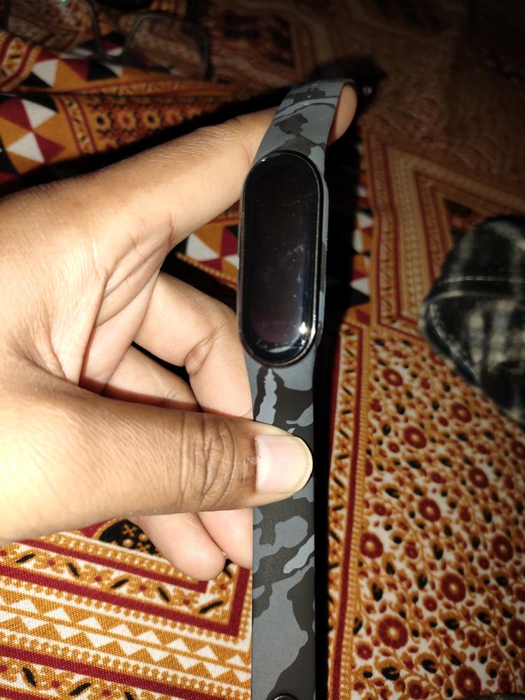 Curved Edge to Edge Screen Protector for Xiaomi Mi Band 6 - Pack of 2 - Customer Photo From Fahad Sarfraz