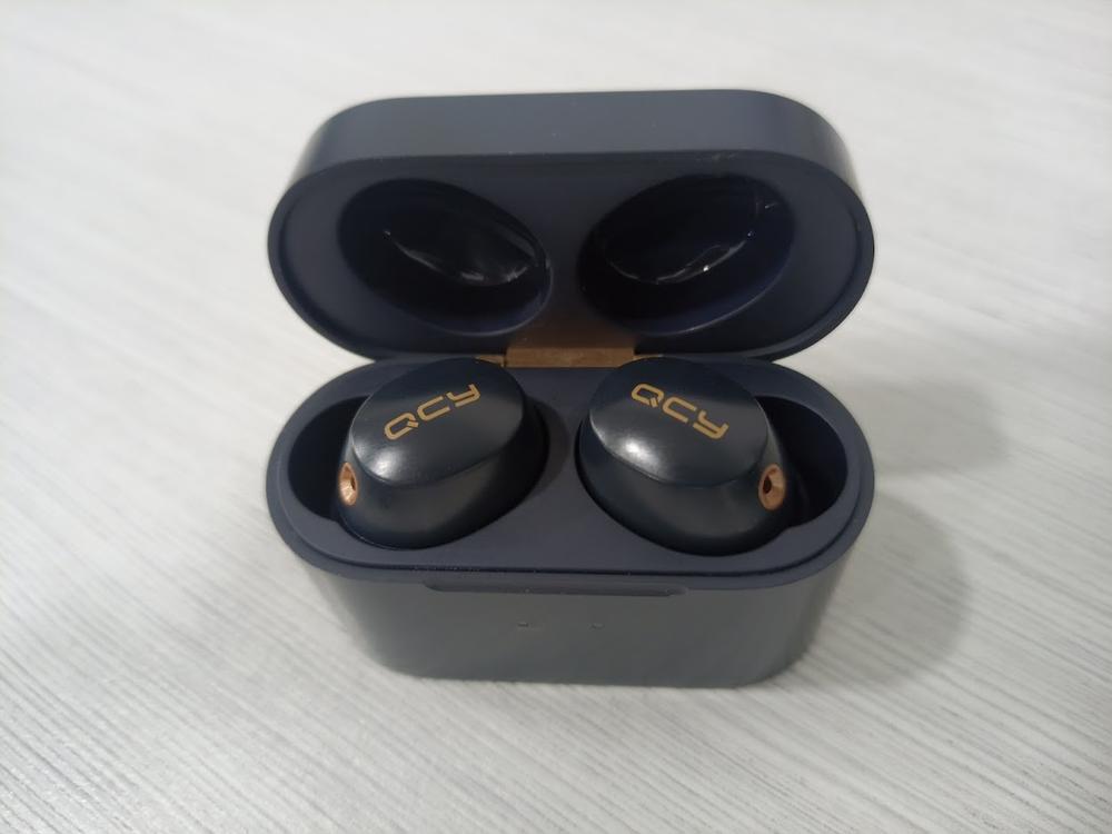 QCY HT01 Hybrid ANC Active Noise-Cancellation Earphones with Wireless Charging - Navy Blue - Customer Photo From Shabbir Hussain