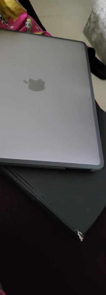 UNIQ HYBRID Venture MacBook Pro 13 (2016-2020) Case - Frost / Charcoal (Grey) - Customer Photo From Ramsha Jamil