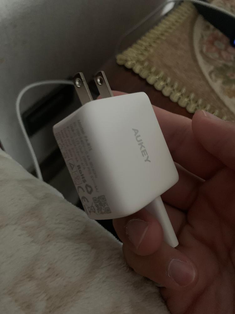 AUKEY Mini mobile Charger 2xUSB C Power Delivery 3.0 20W 6A -White (PA-R1S) - Customer Photo From Mahmmad Qurashi