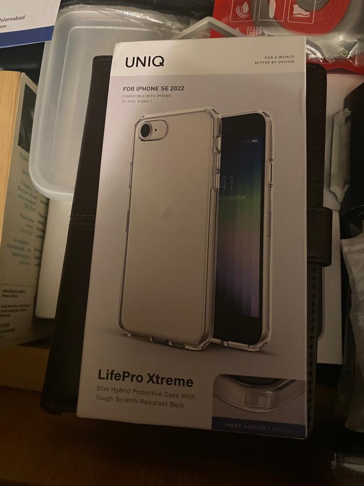 UNIQ Hybrid Lifepro Xtreme Crystal (Clear) Phone Case for iPhone 6/6S/7/8/SE/SE2/SE3 (2022) - Customer Photo From Bilal Sajid