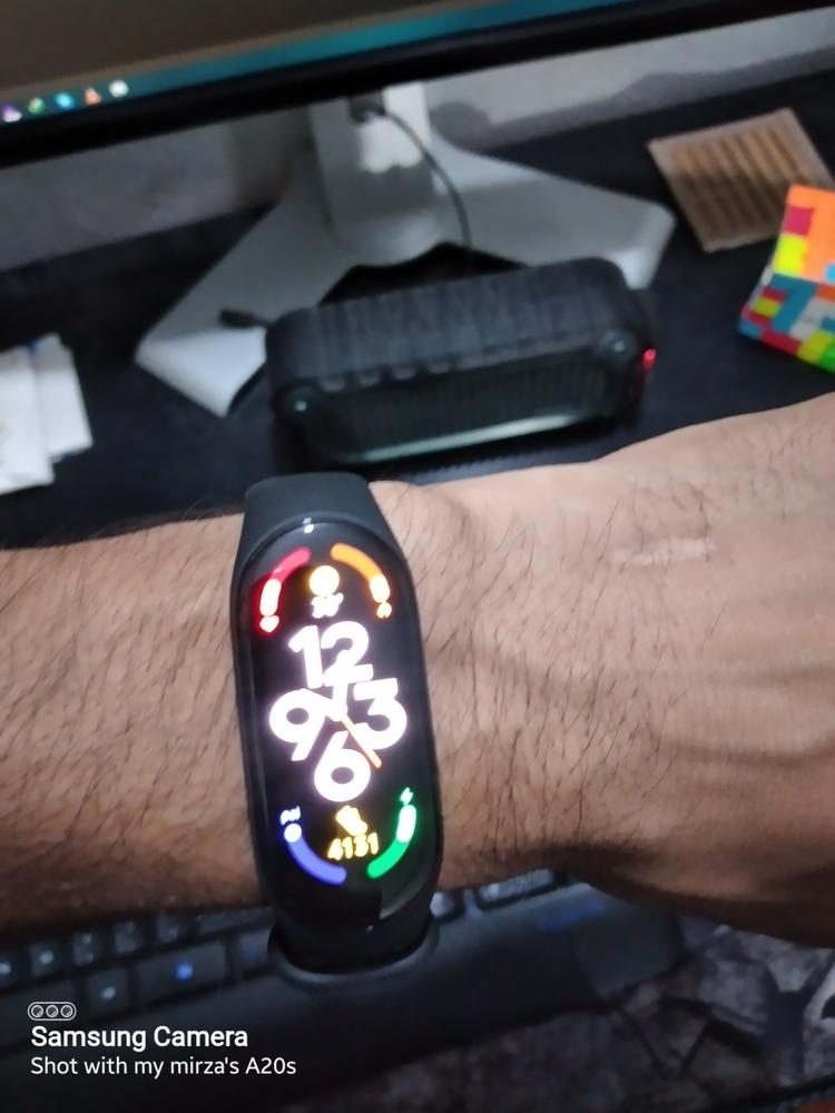 Xiaomi Mi Smart Band 7 Global - Black - Customer Photo From Mirza Luqman Ahmed