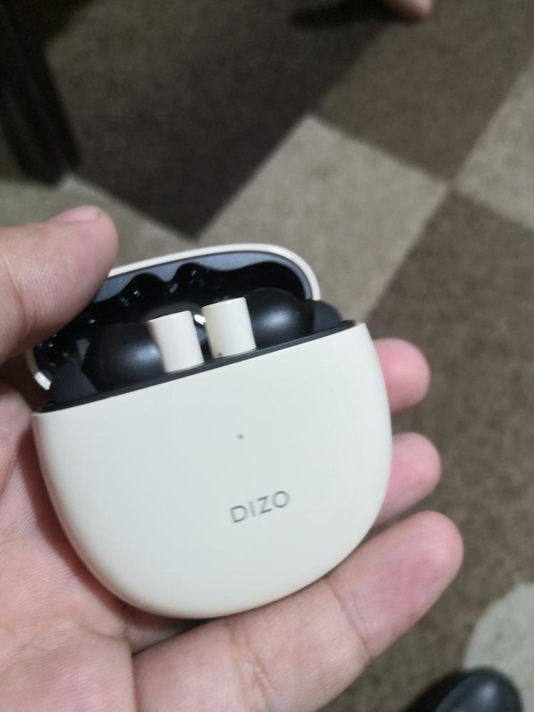 Dizo GoPods with Active Noise Cancellation (by Realme TechLife) – Creme White - Customer Photo From Taimoor Hafeez