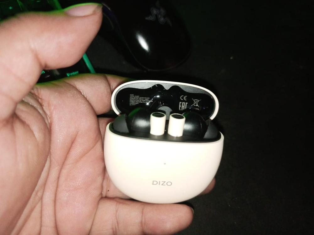 Dizo GoPods with Active Noise Cancellation (by Realme TechLife) – Creme White - Customer Photo From Haffi Ahmed