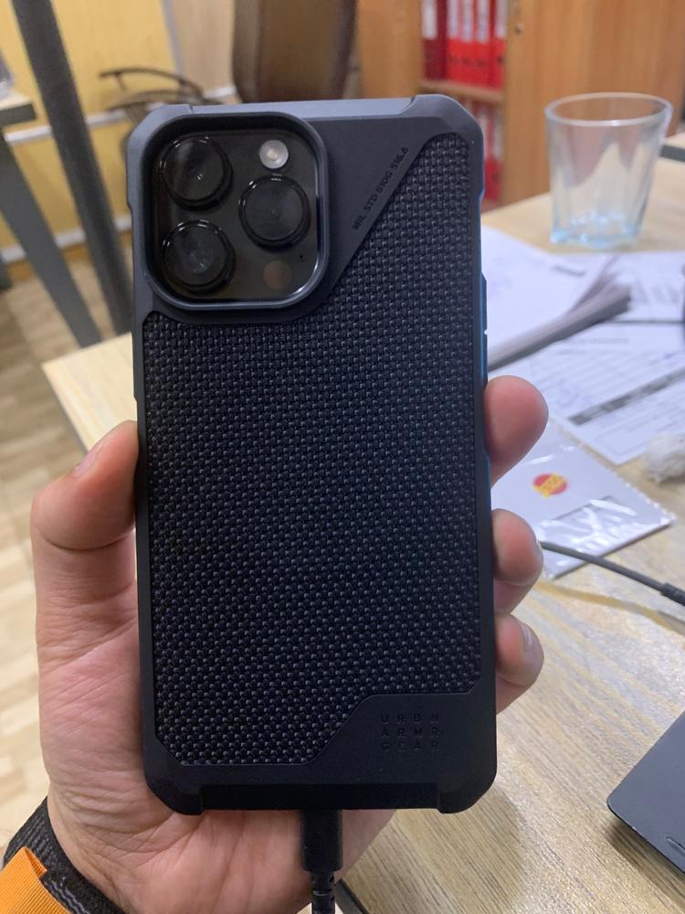 UAG Metropolis LT Magsafe Series Phone Case for iPhone 14 Pro Max - Kevlar Black - Customer Photo From Muhammad Shahrookh