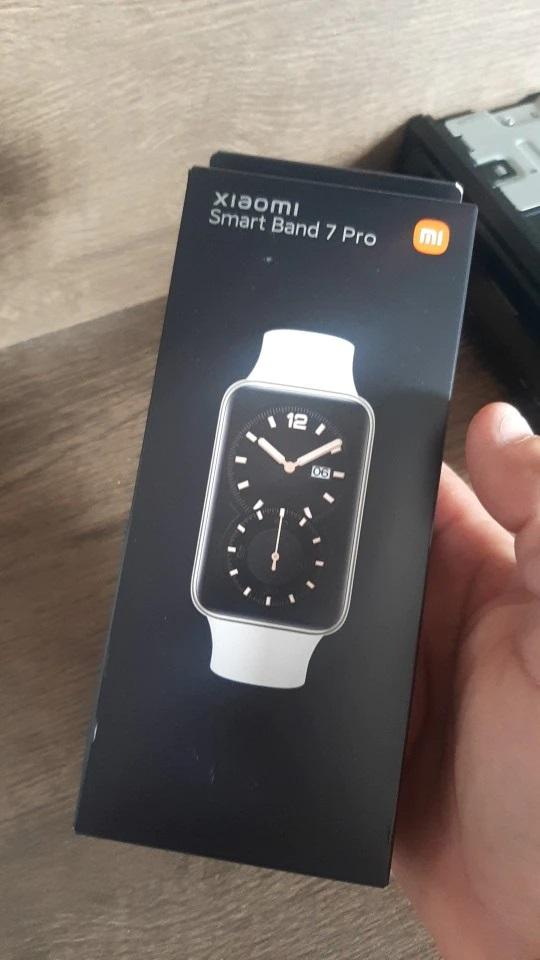 Xiaomi Mi Band 7 Pro Global Version - Customer Photo From Rahila Anjum