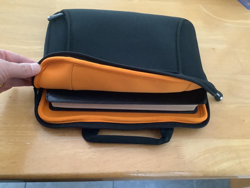 Amazon Basics iPad Air And Tablet Carrying Case Bag With Handle, Fits 7 To 10-Inch Tablets - Customer Photo From Hammad