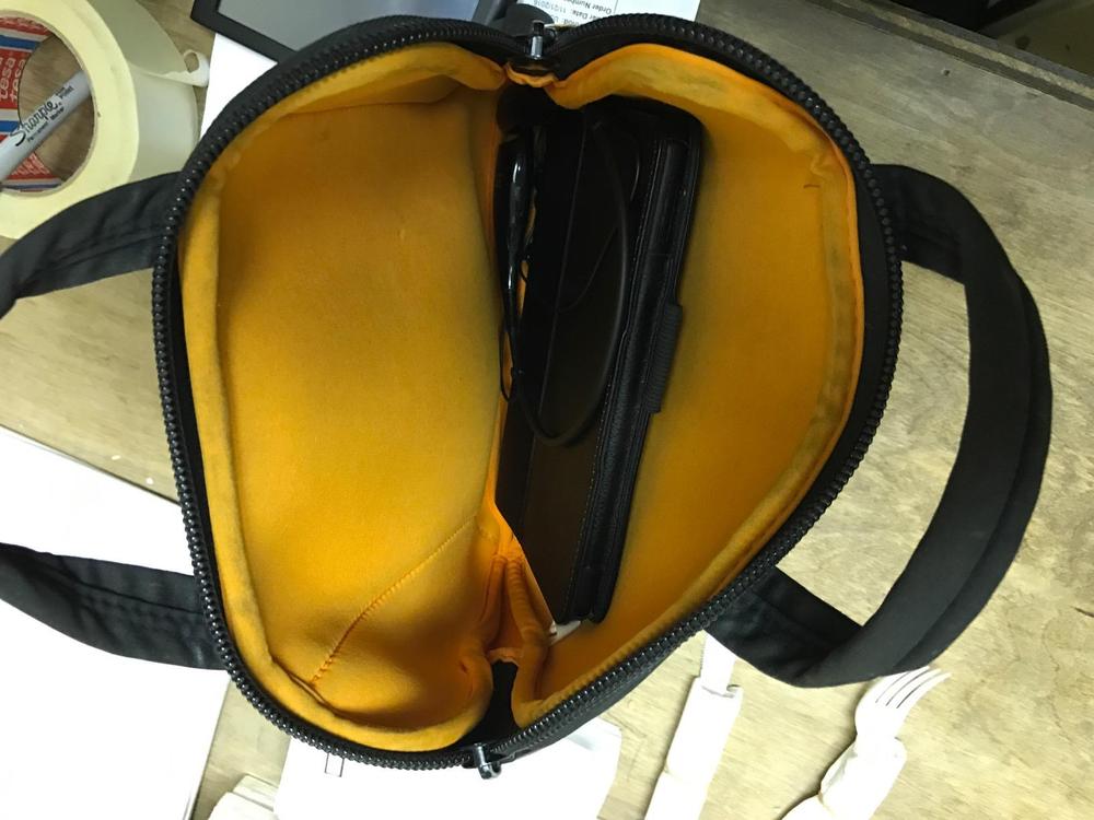 Amazon Basics iPad Air And Tablet Carrying Case Bag With Handle, Fits 7 To 10-Inch Tablets - Customer Photo From Ali Zaidi