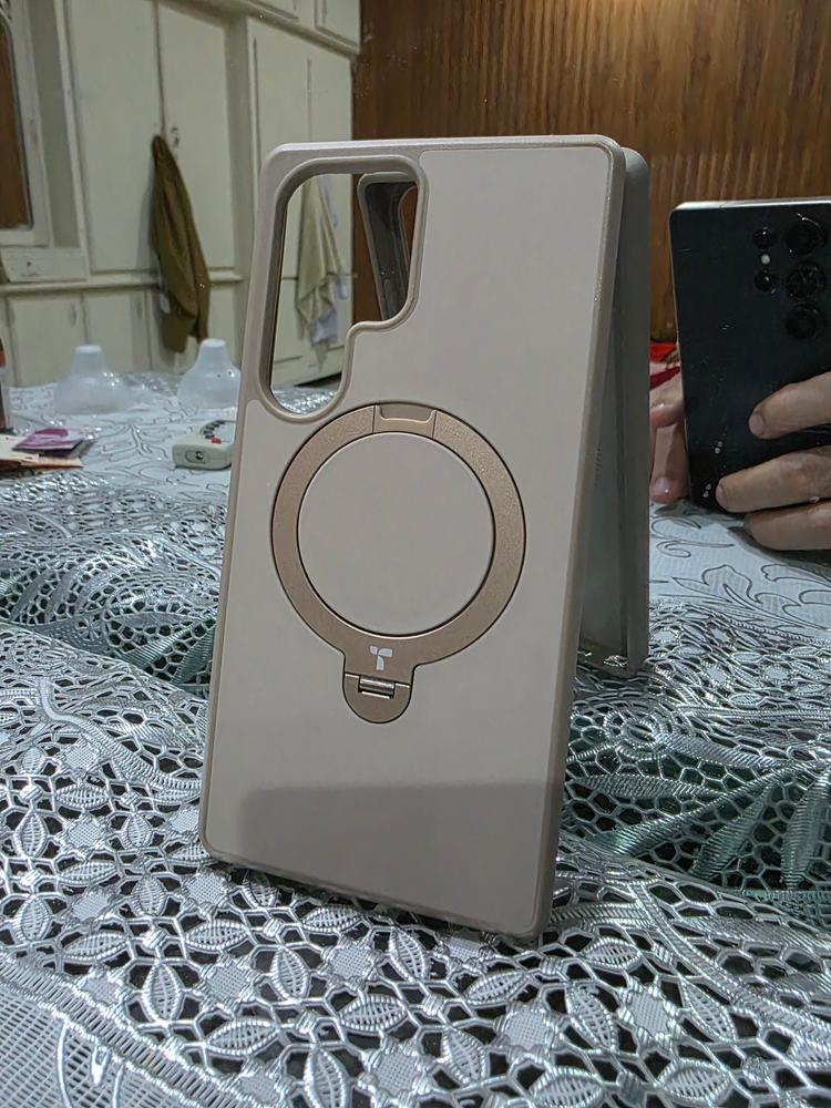 Torras Ostand Spin Magnetic (MagSafe Compatible) Series Phone Case for Samsung Galaxy S25 Ultra – Gold - Customer Photo From Shahid Ullah Anwar