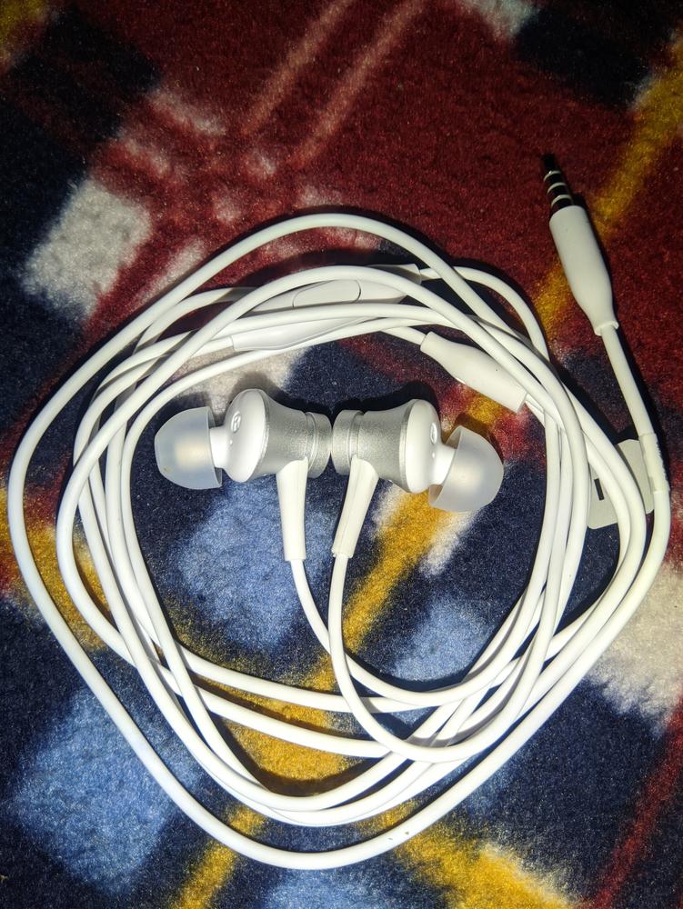 Xiaomi Piston 3 InEarphone Headphones Basic  Silver - Customer Photo From Aqib Mughal