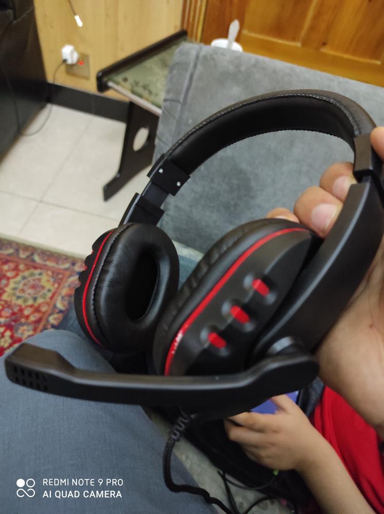 Stereo Deep Bass Gaming Headphones with Mic and Noise Isolation PS4/XBOX/PC/Mobile - Customer Photo From Momin Mumtaz Khawaja