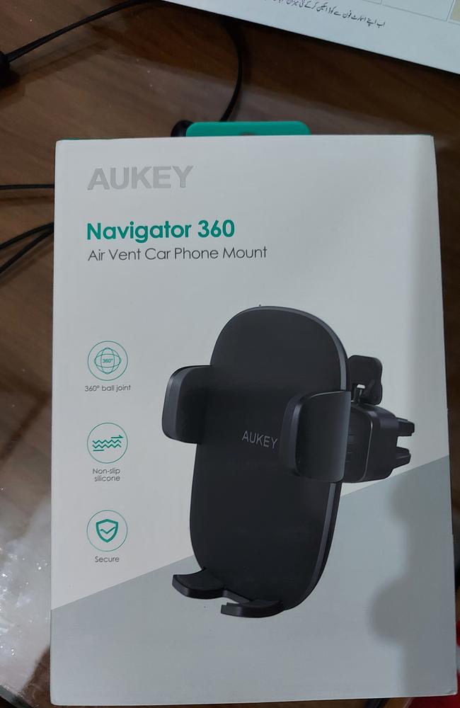 AUKEY HD-C48 - Car Air Vent Phone Holder Car Mount - Customer Photo From Zohaib Asghar