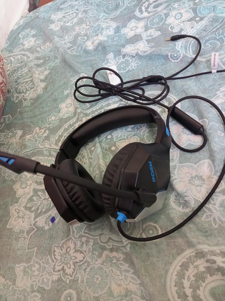 Mpow EG10 Gaming Headset for PS4,PS5,PC,Xbox One,Switch -7.1 Surround Sound Headset with Microphone,Noise Cancelling,LED Light,Soft Earmuffs,Gaming Headphone with Mic for PC Headset - Customer Photo From Abdullah Syed