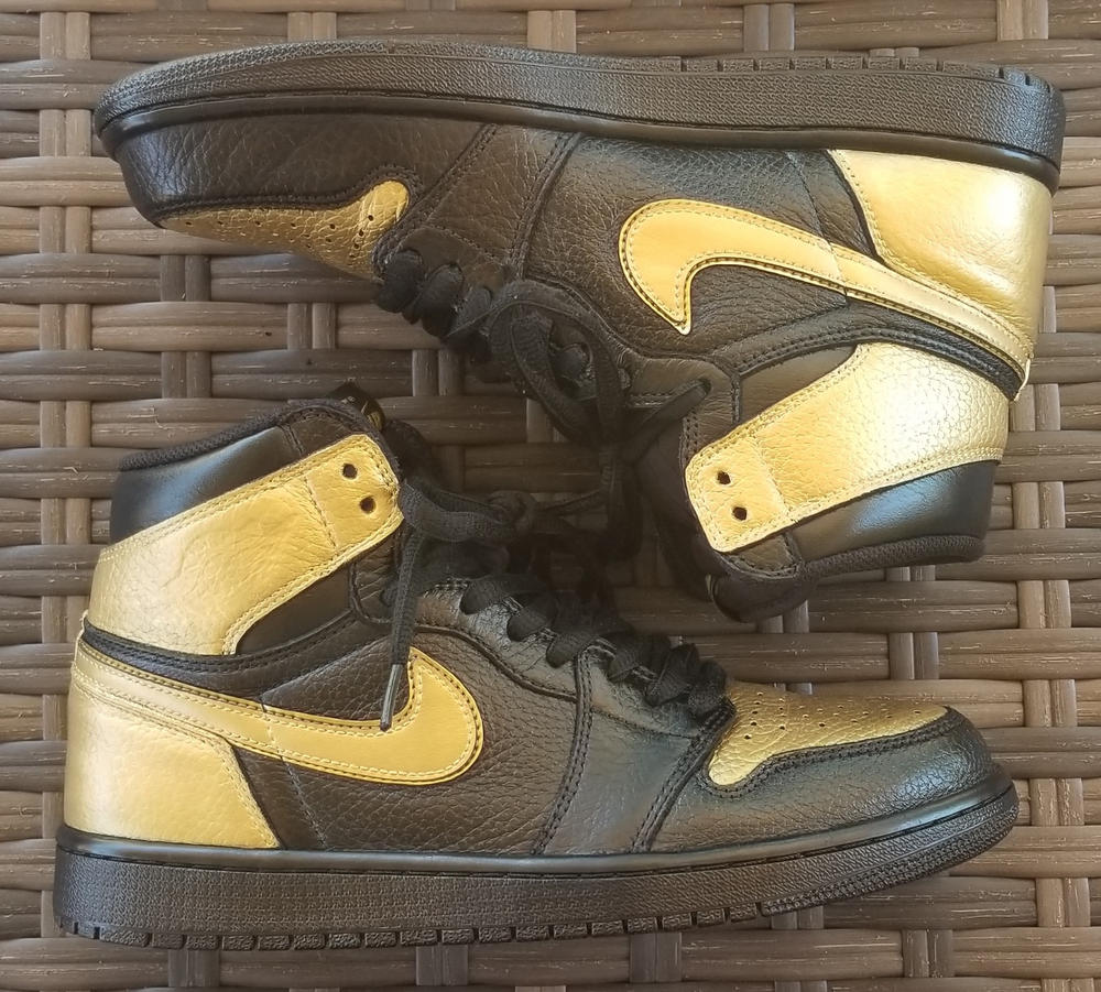 gold shoe paint