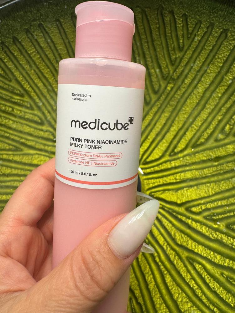 PDRN Pink Niacinamide Milky Toner – MEDICUBE US