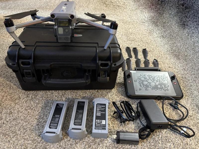 Autel Robotics EVO Max Series Multi-charger - Customer Photo From Brandon Garrett
