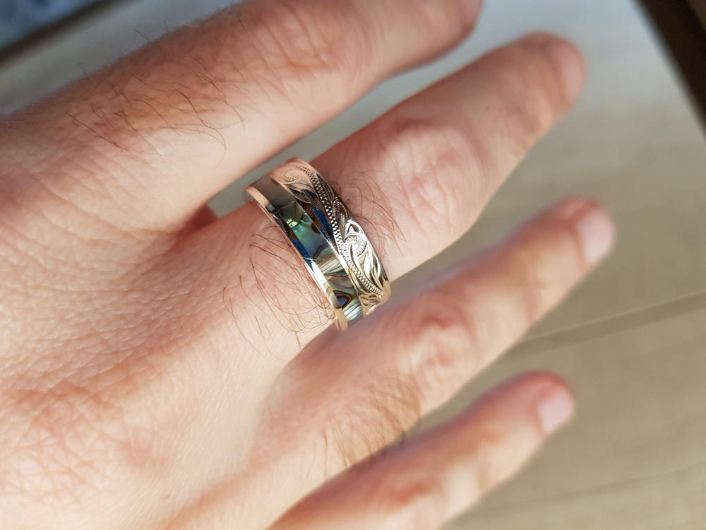 Sterling Silver Hand Engraved Ring with Offset Abalone Shell Inlay - 8mm, Flat Shape, Standard Fitment - Customer Photo From Alexandre Rossi