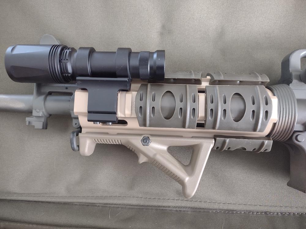 400 Lumens FP45 LED Flashlight with Picatinny Mount
