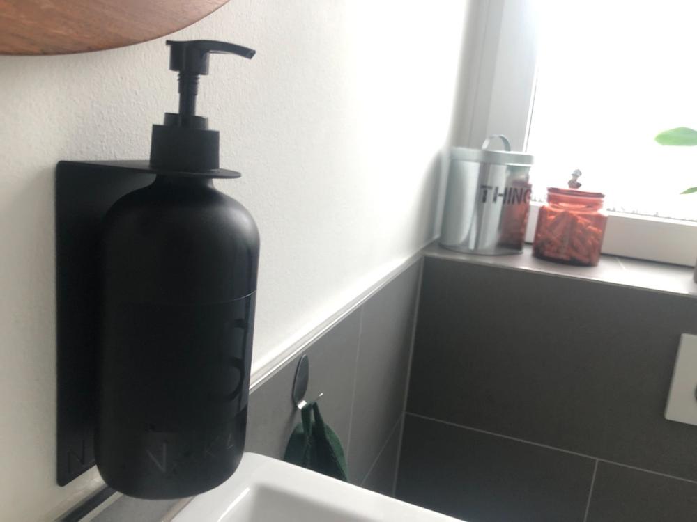 pump bottle holder - Customer Photo From Elena Hamm