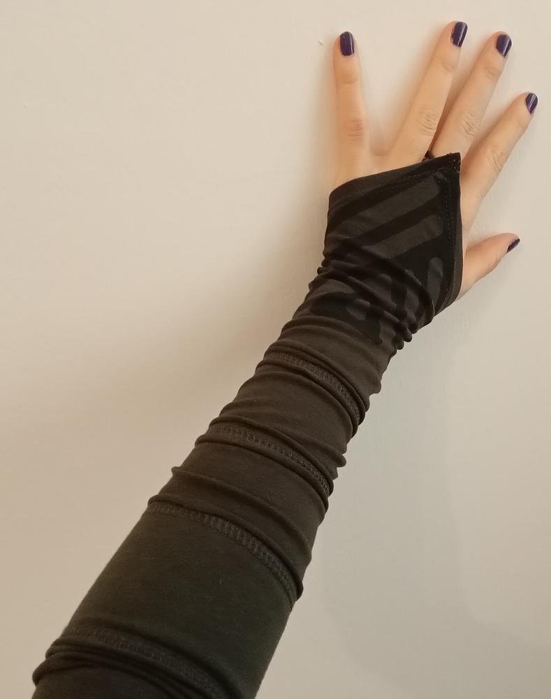 Adinkra Gloves - Customer Photo From Marianne Volk