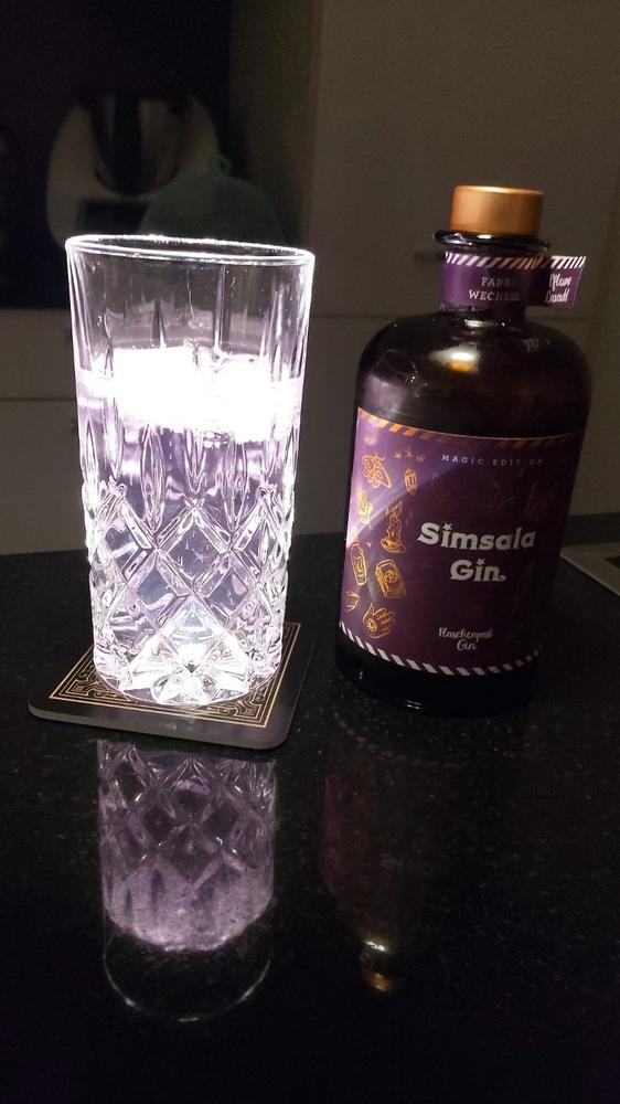 Simsala Gin mit Farbwechsel & Glitzer – Flaschenpost Gin