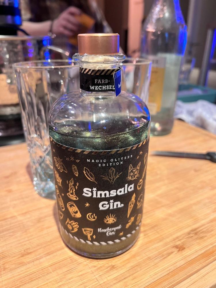 Simsala Gin mit Glitzer-Effekt - Flaschenpost Gin - Magic Glitzer Edition mit Feige - Customer Photo From Ardeschyr Hagmaier