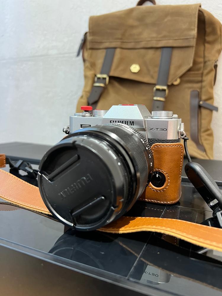MegaGear Fujifilm X-T30, X-T20, X-T10 (16-50mm/18-55mm Lenses) Ever Ready Leather Camera Case and Strap - Customer Photo From Dshn