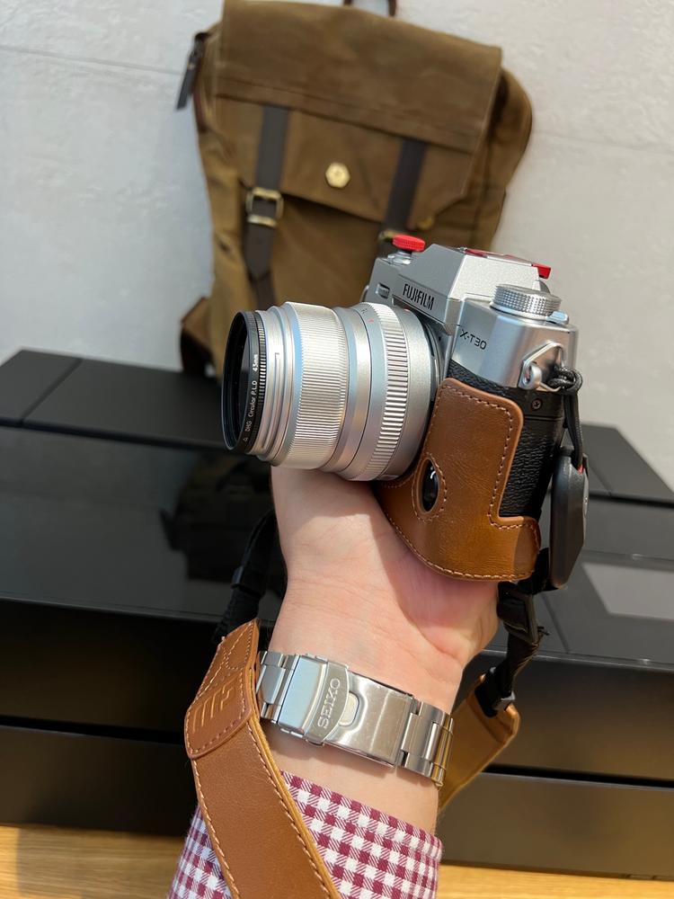 MegaGear Fujifilm X-T30, X-T20, X-T10 (16-50mm/18-55mm Lenses) Ever Ready Leather Camera Case and Strap - Customer Photo From Dshn