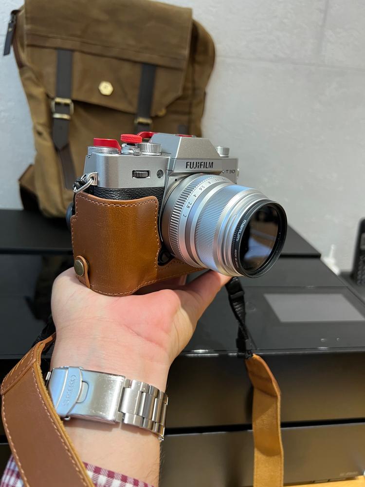 MegaGear Fujifilm X-T30, X-T20, X-T10 (16-50mm/18-55mm Lenses) Ever Ready Leather Camera Case and Strap - Customer Photo From Dshn