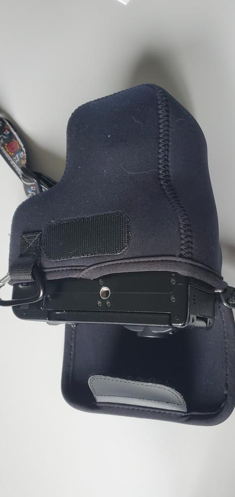 MegaGear Fujifilm X-S10 Ultra Light Neoprene Camera Case - Customer Photo From Robert