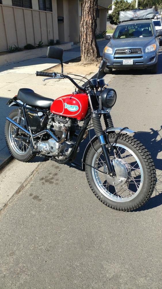Stainless Steel Top Motor Mounts / Head Steadies for unit Triumph Motorcycles - Customer Photo From Robert Mostue