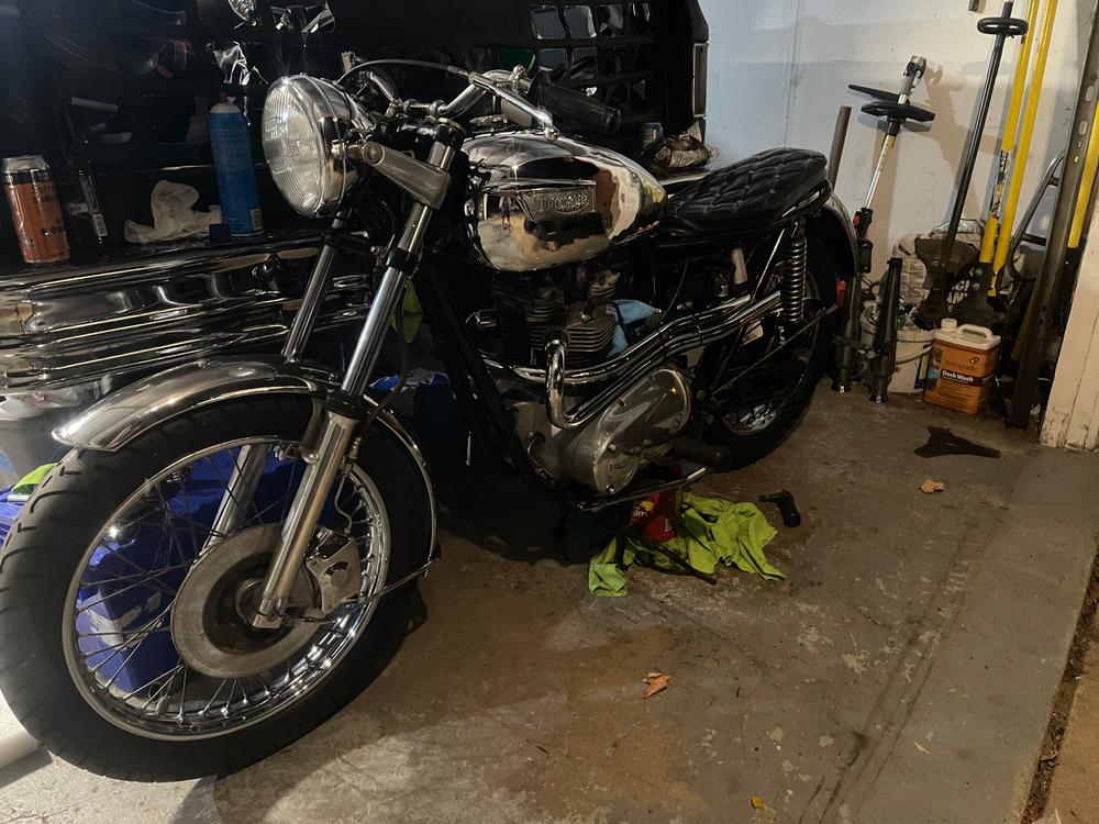 T120C Style Exhaust Pipes for Triumph Bonneville 650 Unit or Pre-Unit - Chrome - Customer Photo From Dan