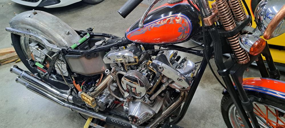 Bolt-On Horseshoe Oil Tank for 1965+ Harley Four-Speed Swingarm Frames - Customer Photo From Anonymous