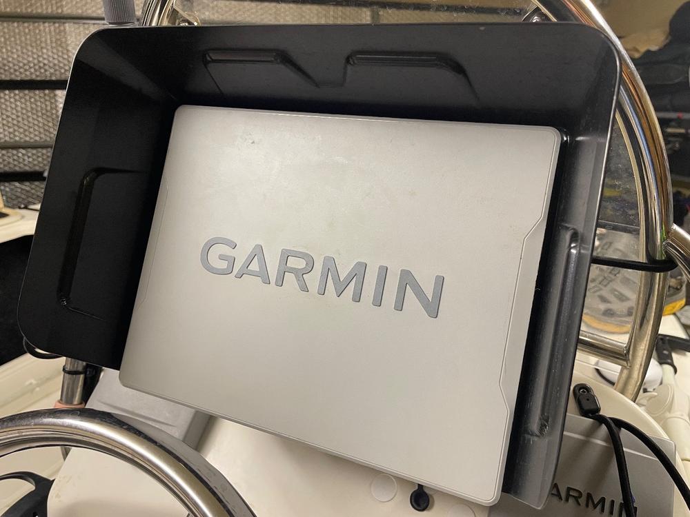 Garmin Series Fishfinder Visors - GPSMAP 8400/8600, 10" - Customer Photo From Kim Macpherson