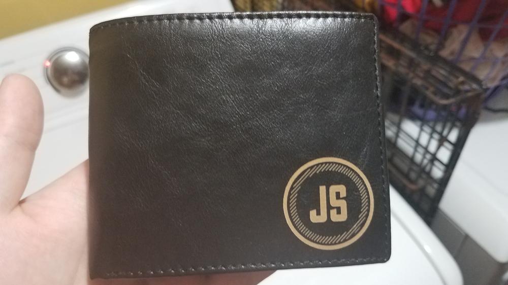 Personalized Bifold Wallet: Circle - Customer Photo From Alley A.