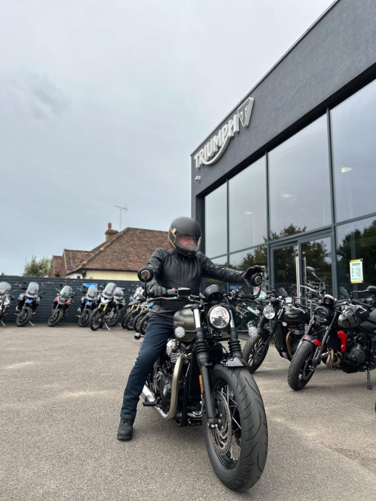 ByCity Roadster Carbon II Gold Strike Helmet Black R22.06 - Customer Photo From Paul Howe