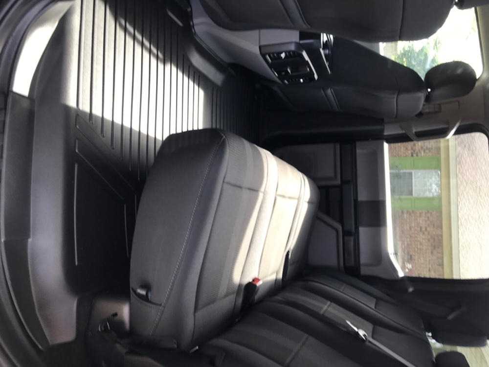 SMARTLINER Custom Fit for 2015-2020 Ford F-150 SuperCrew Cab with 1st Row Bucket Seats - Customer Photo From Karen Wimmer