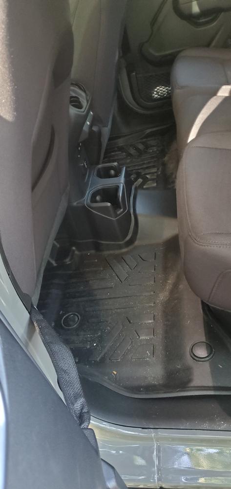 SMARTLINER Custom Fit for 2020-2023 Jeep Gladiator with Non Lockable Rear Underseat Storage - Customer Photo From Richard H.