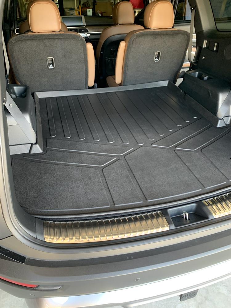 SMARTLINER Custom Fit for 2020 Kia Telluride with 2nd Row Bucket Seat No Center Console with in between Coverage - Customer Photo From Wallace Rule