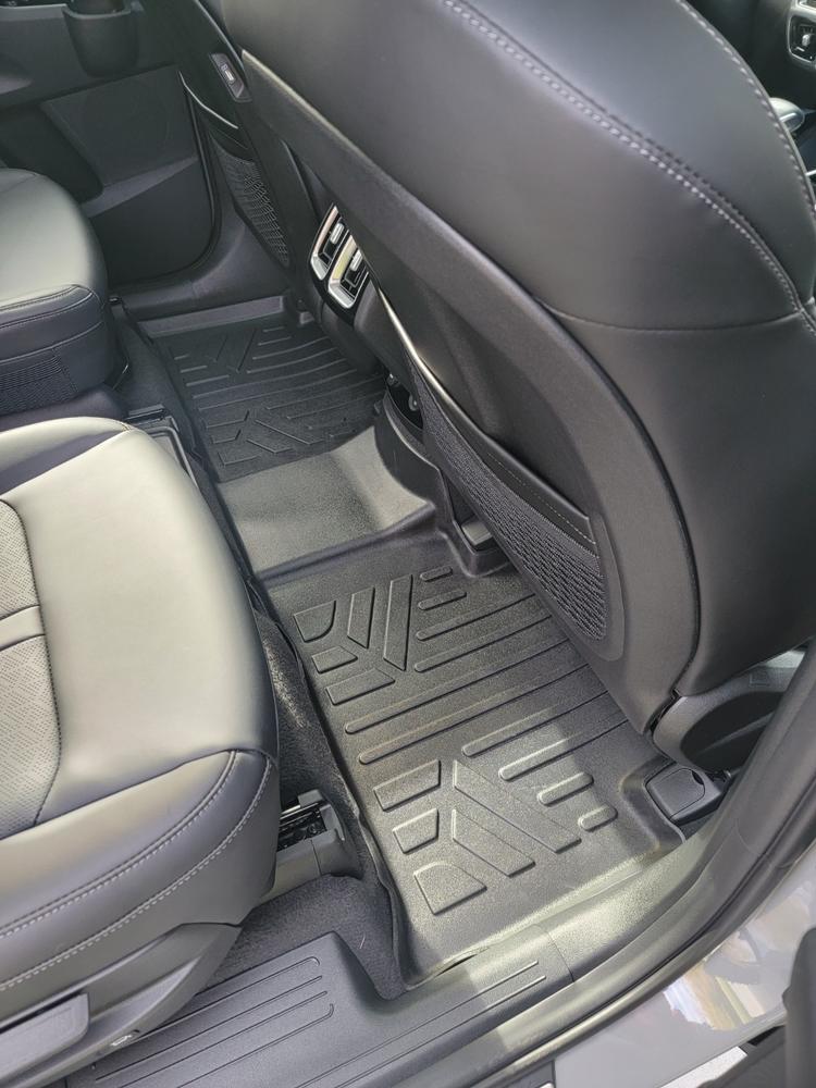 SMARTLINER Custom Fit Floor Liners For 2021-2023 Kia Sorento (with 2nd Row Bucket Seats No CC) - Customer Photo From Julius T.