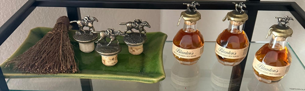 Blanton's ブランデー 50mLギフトボックス入り Blanton's Miniature Bourbon 50ml 3 Pack Shot Set – Wooden Cork